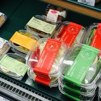 Take Out Food at Mothers Market in Manhattan Beach