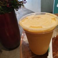 Smoothie with pollen at Base V Juicery - Via dei Neri in Florence