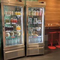 Already prepared fruit, juices, wraps etc. at Base V Juicery - Via dei Neri in Florence