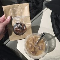 Cold brew with oat milk and vegan cookies at Base V Juicery - Via dei Neri in Florence