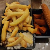 Frietje speciaal, kipkorn, vlammetjes at Snackpoint De Gans in Goes