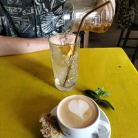 Cappuccino, homemade iced tea at Het Koffiepand in Middelburg