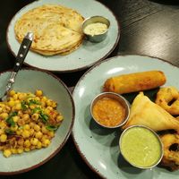 Mix de entrante y segundo plato at Vegano in Bremen