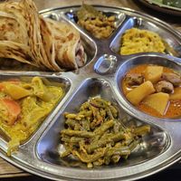 Parotta and 5 curries at Vegano in Bremen