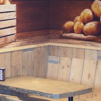 seating at Daphne's Verse Friet in Middelharnis