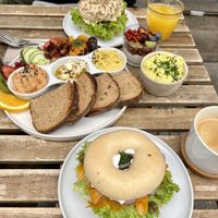 2 x bagels, tofu scramble on the side, plate option   at Plant Base in Berlin