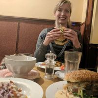 Burgers and potato wedges at Signor Verde in Cologne