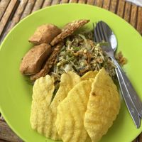 These crackers are so tasty (made out of potato) and so was the rest of the dish “Serbuk urap tofu tempe"  at Cafe Rifka in 