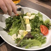 Fresh salad with avocado and yam at Yasaiya Teppanyaki Vegetables in Tokyo