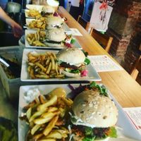 Delicious vegetarian an vegan burgers at Le Coucou Rennais in Rennes