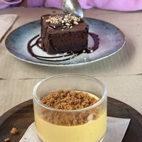 Natillas y tarta chocolate (vegan)  at Dorothy's Veggie Bistro in La Cueva
