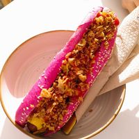 Hot dog at Bali Bowls 2 in Biarritz