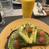 Tosta de avocado deliciosa!   at Néctar in Porto