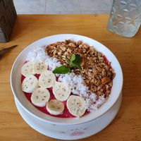 Special smoothie bowl (vegan) at CV Cafe in Kampot