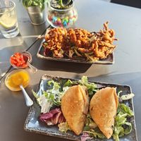 Samosas and union bhaji at Sabor a India in Mallorca