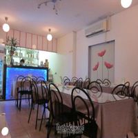  at Vina Vegan in Newtown