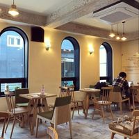 Cozy & comfortable at Apbbang - Future Bakery 앞으로의 빵집 in Seoul