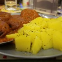 Meatballs and potatoes at Bayt Sara in Amman