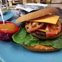 The burger is 😋 at Bayt Sara in Amman