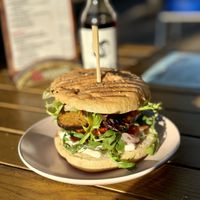 Leckerer Tofu-Burger ⭐️⭐️⭐️⭐️⭐️  at Vleischerei in Leipzig