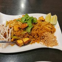 Vegan Pad Thai 😋 at Thotsakan in San Diego