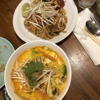 Pad thai  at Kapunka - St Sauveur in Paris