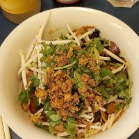 Veggie chow mein at La Cantine Viêtgétarienne in Paris