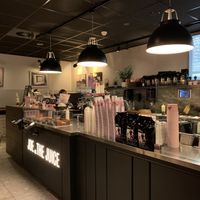 Joe & The Juice at AMS - Joe & The Juice  in Schiphol