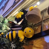 Bee 🐝 themed decorations (bee hives are animal abuse 😠) at Pierogarnia Stary Młyn in Gdansk