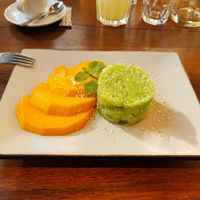 Sticky rice and mango at Nooba Europaallee in Zurich