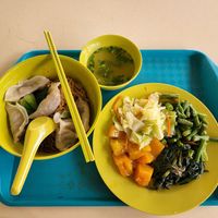 Dry noodles and vegetables 👍 at Vegetarian Ideas 不荤主义 in Northeast Singapore