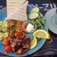 Amazing vegan English breakfast at Doppeltsolecker in Dortmund