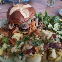 tasty burger at Doppeltsolecker in Dortmund