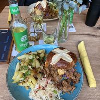 Burger mit Bratkartoffeln at Doppeltsolecker in Dortmund