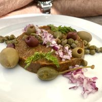 Auberginentartar mit Oliven und Kapern, dazu geröstetes Maggibrot  at Zum Rathaus in Pfaeffikon