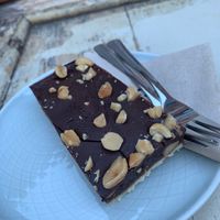 Vegan Snickes-Bar (with dates)  at MORGÆN in Wilhelmshaven