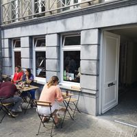 Outside at Vegateau - Vegan Coffeebar and Bakery in Antwerpen