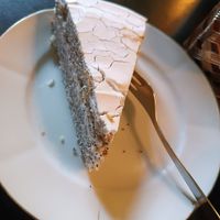 Cake with poppy seeds and lemon at Café GUTTUT in Dortmund