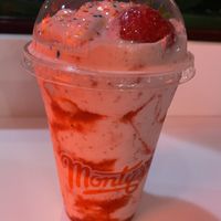 This is how they do a vegan strawb shake. 🙏  at Monty's Good Burger - Echo Park in Los Angeles
