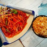 Crispy shredded vegan "chicken" in sweet chilli sauce at Puti Vegan Cafe in Glasgow