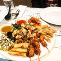 Sharing starter platter at Puti Vegan Cafe in Glasgow
