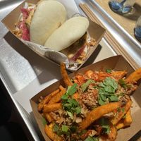 Tofu bao + kimchi fries  #Veganuary at BAO BAR 1070 in Vienna