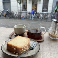 V60 and le on cake  at Alley Cat in Maastricht