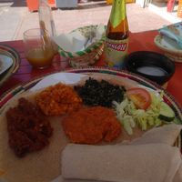 Seni's Mix Vega (actually vegan) with mango beer at Afrikaans Restaurant Seni in Almere