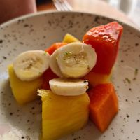 fruit salad at Cafe de la Mañana in Cartagena