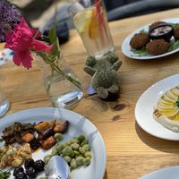 Mezze Misti, hummus en falafel at Marres Kitchen in Maastricht