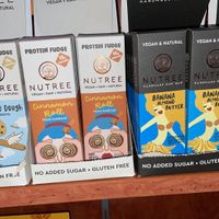 Tasty vegan bars at Weinhandlung Cava in Berlin