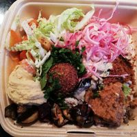 Gemüseteller 5€ at Pyramides in Hamburg