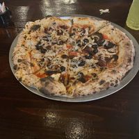 Sol vegan pizza😄 at Algún Lugar Pizzería in Zapopan