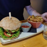  at Pims Burger in Obervintl
